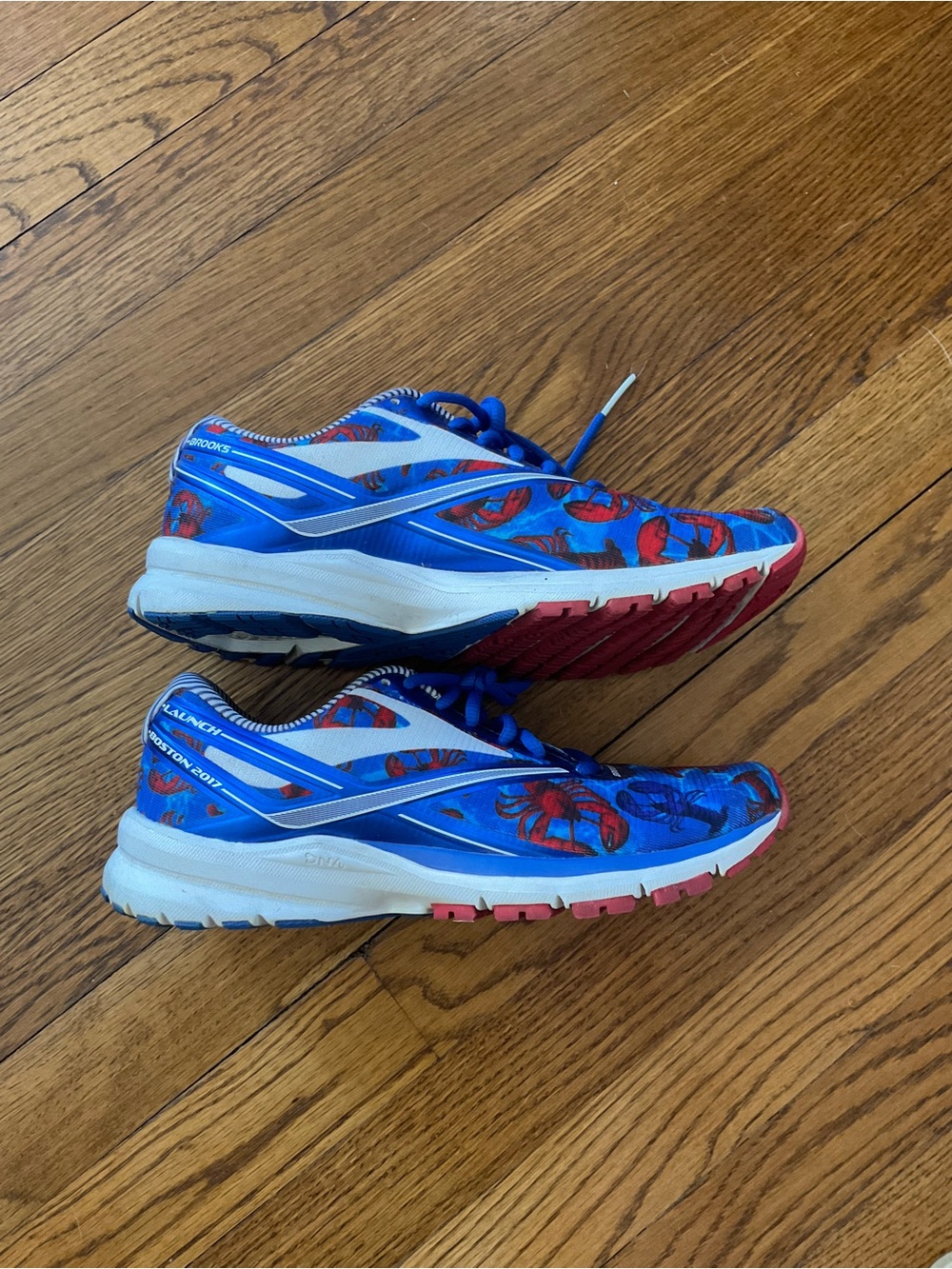 Brooks Launch 4 “Lobster Boston Edition” Running Shoes - Picture 2 of 10